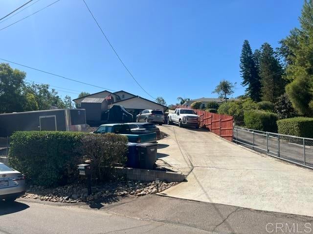 9040 Paradise Park Dr