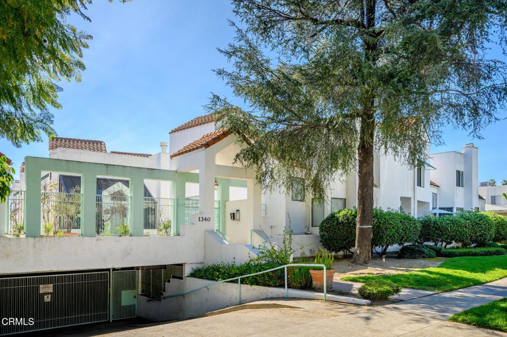 Photo of 1340 Glenwood Road #17, Glendale, CA 91201 (MLS # P1-26355)