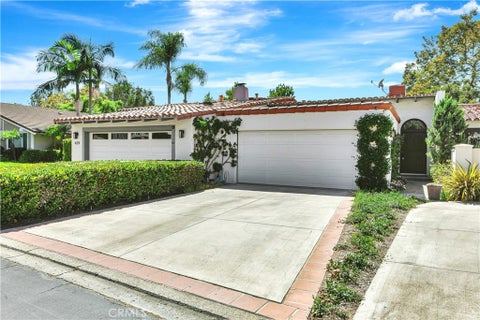 Photo of 427 Vista Flora, Newport Beach, CA 92660 (MLS # NP26193062)