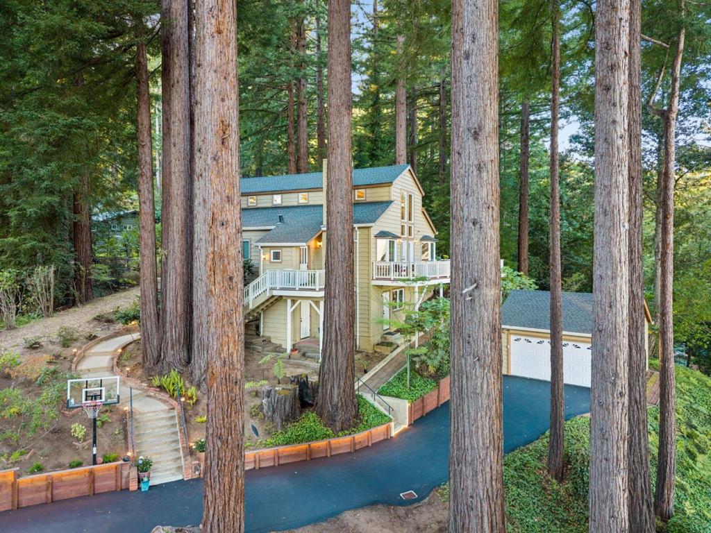 1150 El Solyo Heights Drive