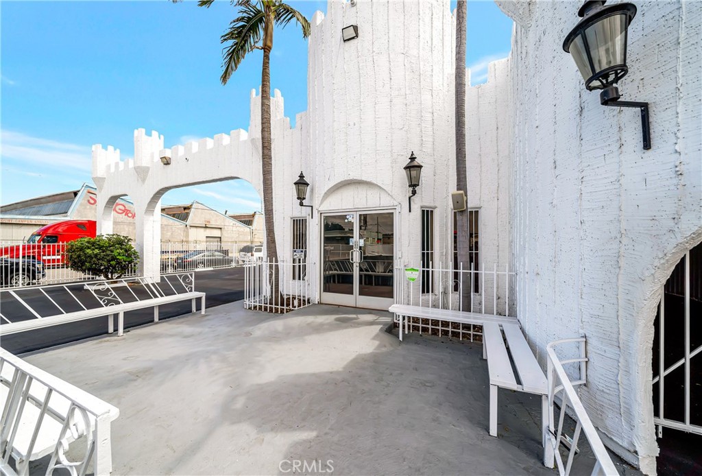 1500 W Pacific Coast