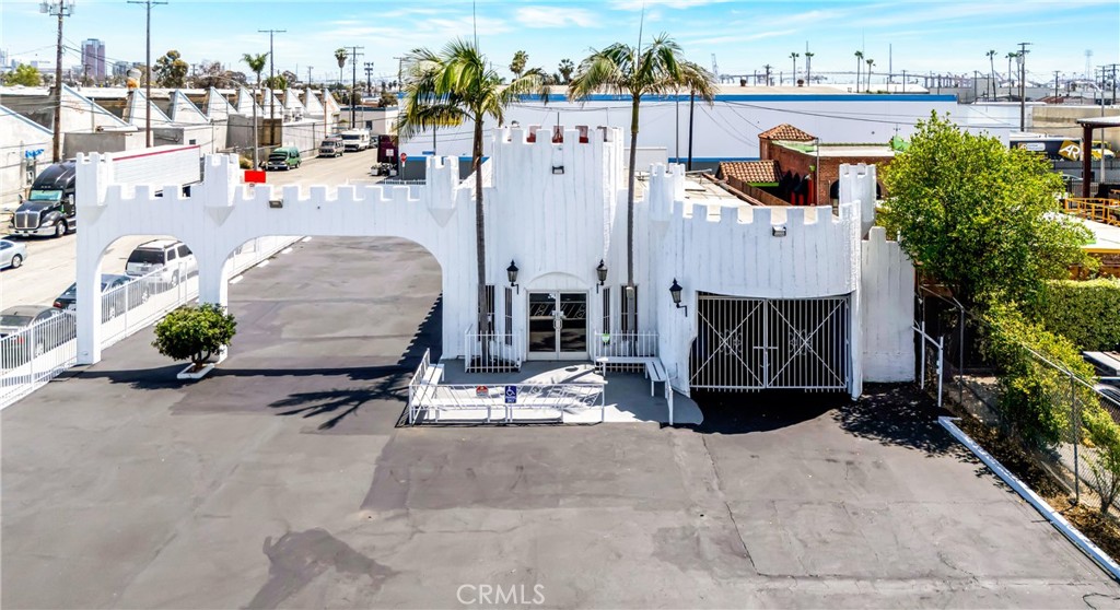 1500 W Pacific Coast