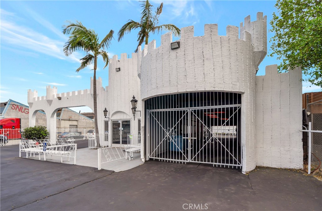 1500 W Pacific Coast