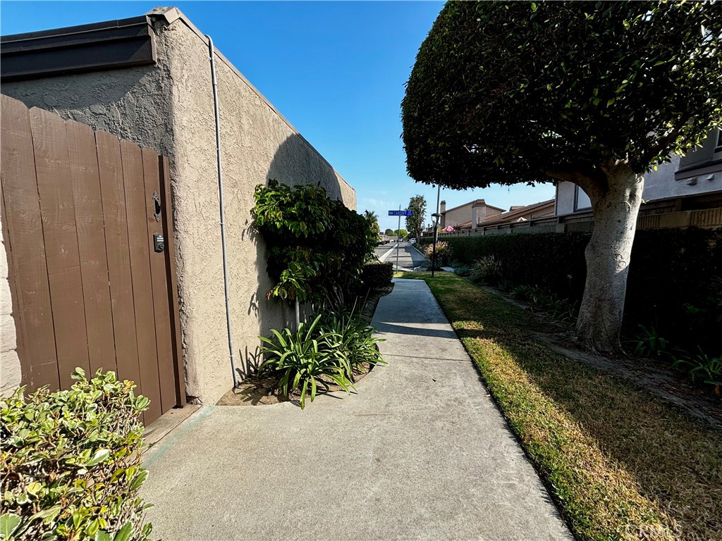 8133 Cardiff Dr