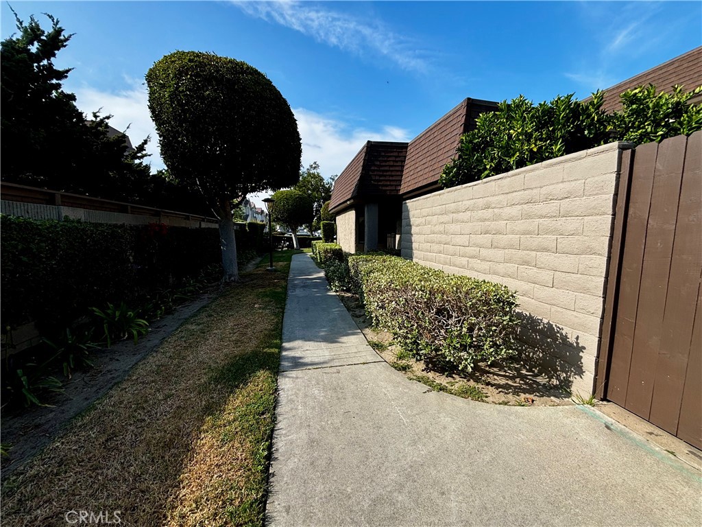 8133 Cardiff Dr