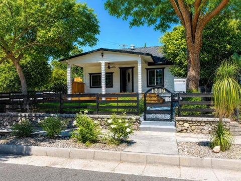 Photo of 1210 Glen Avenue, Pasadena, CA 91103 (MLS # NDP2606675)