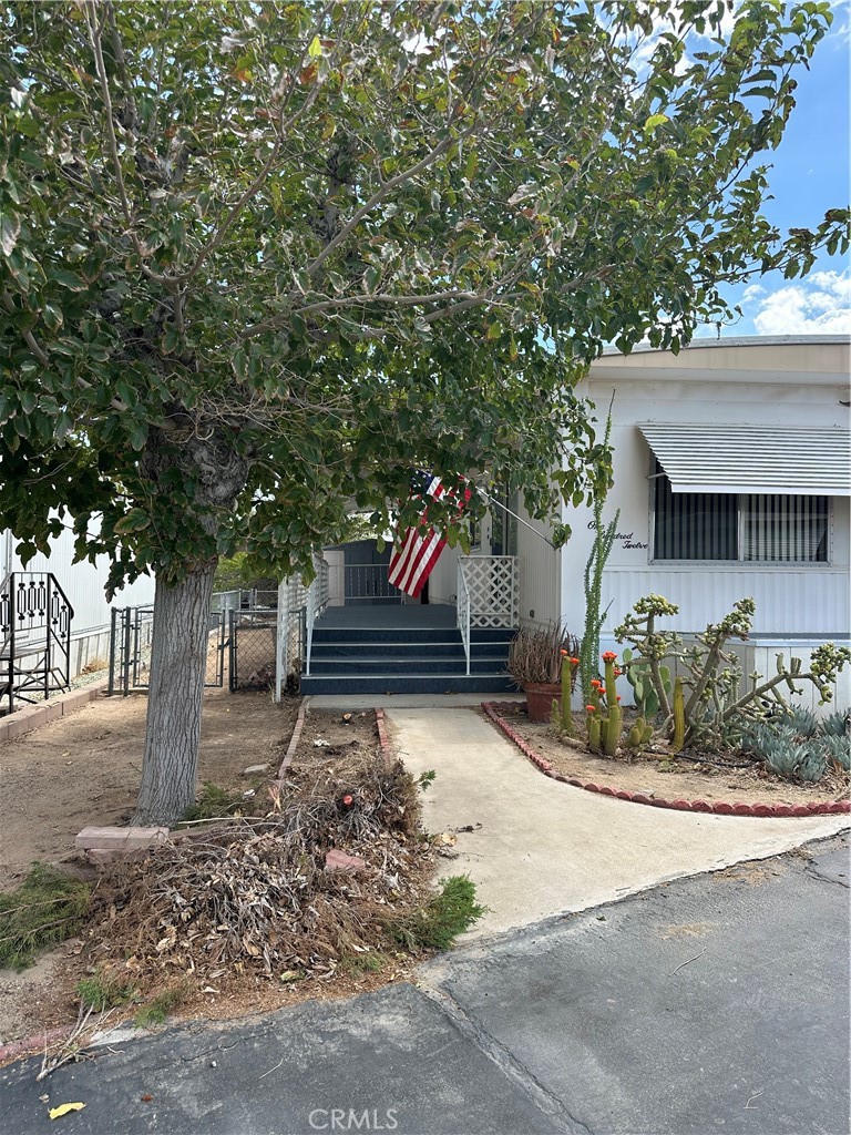**PRICE REDUCED - MOTIVATED SELLER**
Featuring brand-new floors, appliances and stunning new countertops — come see the potential of your future home!
Spacious 2 Bed / 2 Bath Mobile Home with Bonus Porch & Storage – Corner Lot in 55+ Community
Don't miss this opportunity to own a roomy 2-bedroom, 2-bathroom mobile home located on a desirable corner lot in a welcoming 55+ mobile home community. This home features a bonus enclosed porch offering additional living space and extra storage — perfect for hobbies, relaxation, or guests.
Manager approval is required prior to place an offer and residency in the park. 
Schedule a tour today and imagine the possibilities — make it yours!