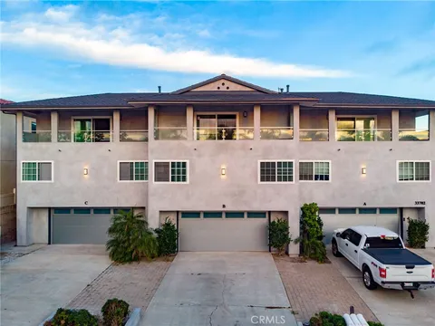 MLS: OC26067107