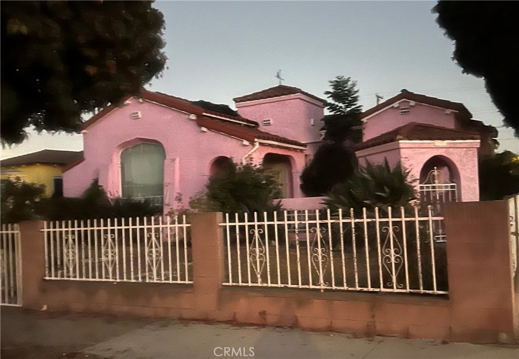 1960 W 84th PL