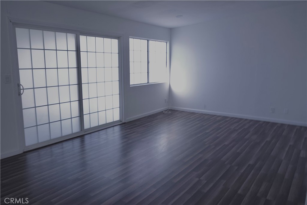 755 W Holguin