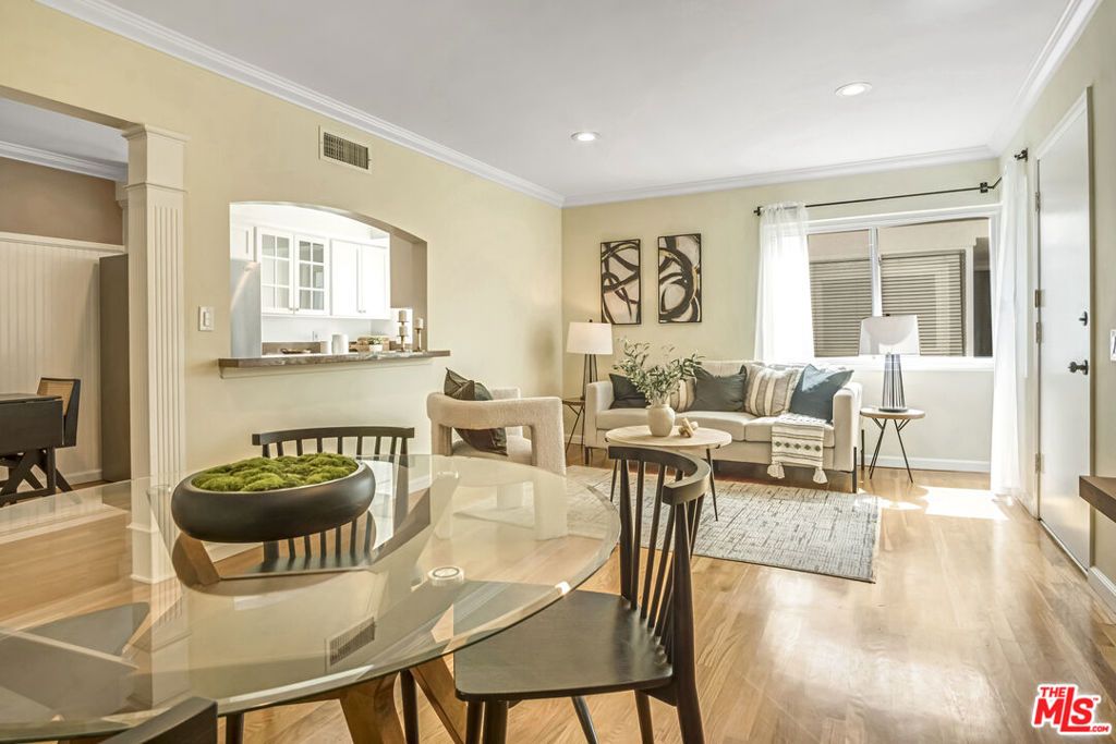 Photo of 908 6th Street #5, Santa Monica, CA 90403 (MLS # 25570573)