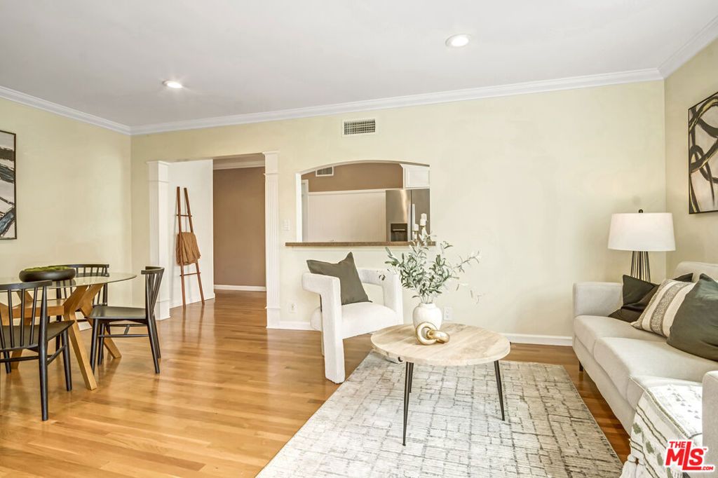 Photo of 908 6th Street #5, Santa Monica, CA 90403 (MLS # 25570573)
