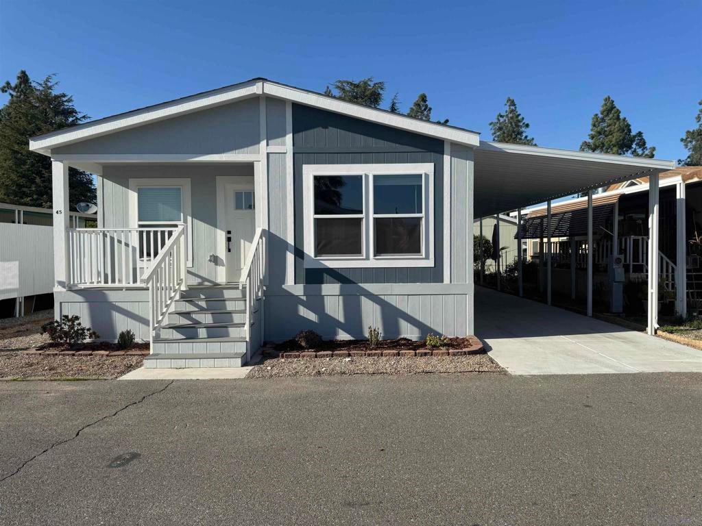 Photo 1 of 1 — 725 W Thornton Ave 45, Hemet, CA 92543