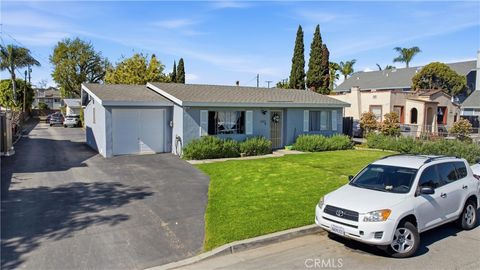 Photo of 2525 Elden Ave, Costa Mesa, CA 92627 (MLS # OC26068942)