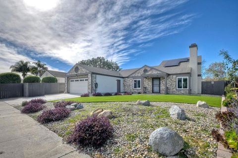 Photo of 813 Sunningdale Dr Dr, Oceanside, CA 92057 (MLS # 260005786SD)