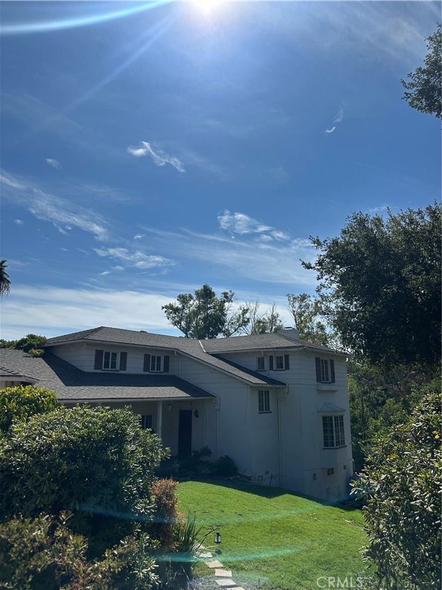 Now leasing, in the SOMERSET DRIVE HISTORIC DISTRICT of Riverside— off Victoria and overlooking a portion of the Victoria Club Golf Course. With modern conveniences like A/C and a newly retiled main bathroom shower, while keeping the charm of many of it’s original attributes.

Newly repaired stucco and paint on the rear exterior of the property.

Floors in the kitchen and upstairs bathrooms have been refreshed.

Downstairs original hardwood floor, refinished to it’s natural color.

Downstairs 1/4 bath, refinished with new tile flooring.

Upstairs main bathroom shower remodeled with new tile. 

Gorgeous landscaping throughout yard.

Some portions of the interior have been repainted.



Please note, all bedrooms are upstairs. There is no fence enclosing the rear of the property. There is a steep slope on the backside of the property. Property sits adjacent to the Victoria Club and the Tequesquite Arroyo. Some property lines at the rear of the property near the Arroyo are not clearly defined by fence or boundaries.