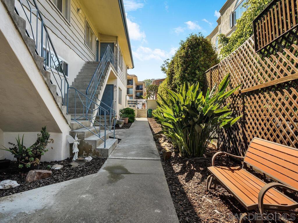 375 Rosecrans Street