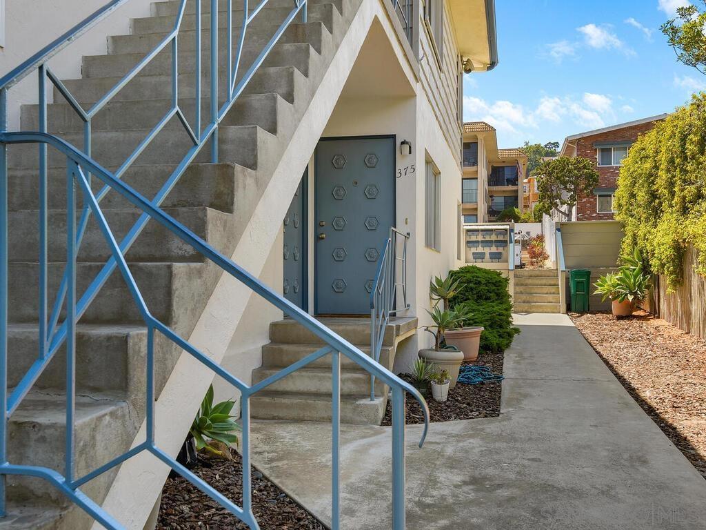 375 Rosecrans Street