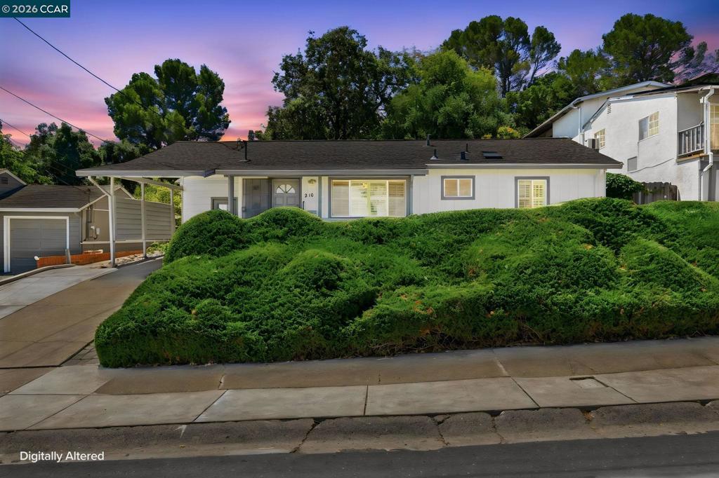 210 Vista Way