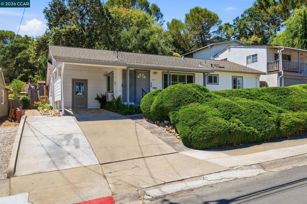 210 Vista Way
