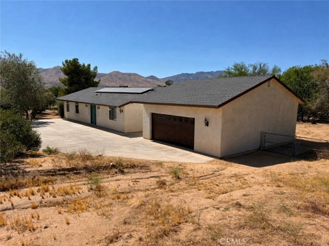 Photo of 7850 Calpella AVE, Hesperia, CA 92345 (MLS # IV26168095)