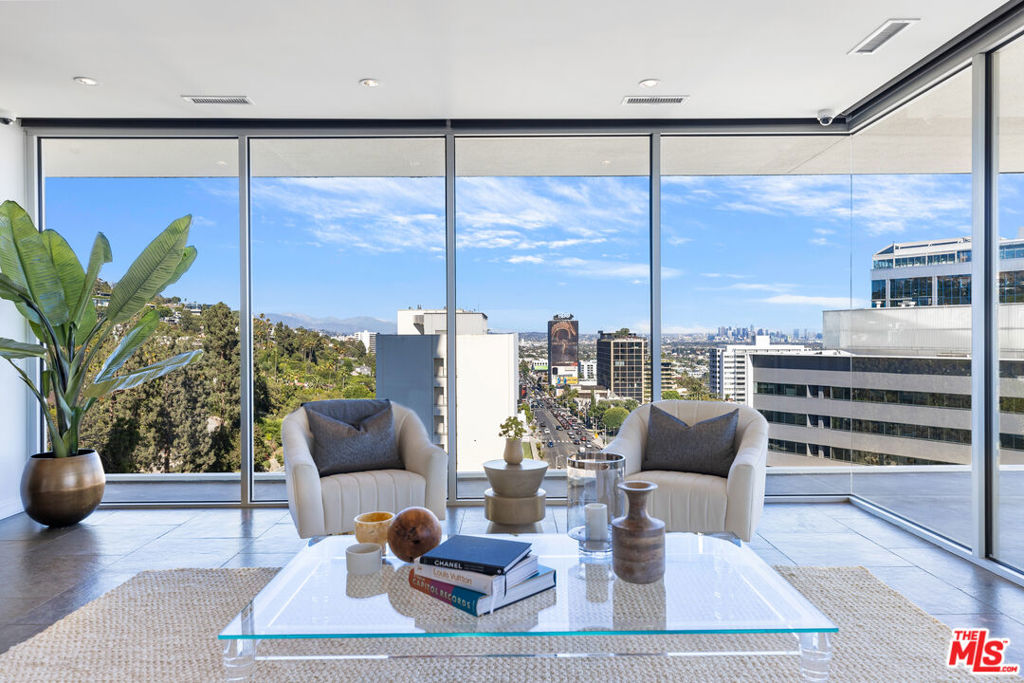 9255 Doheny Road 1006