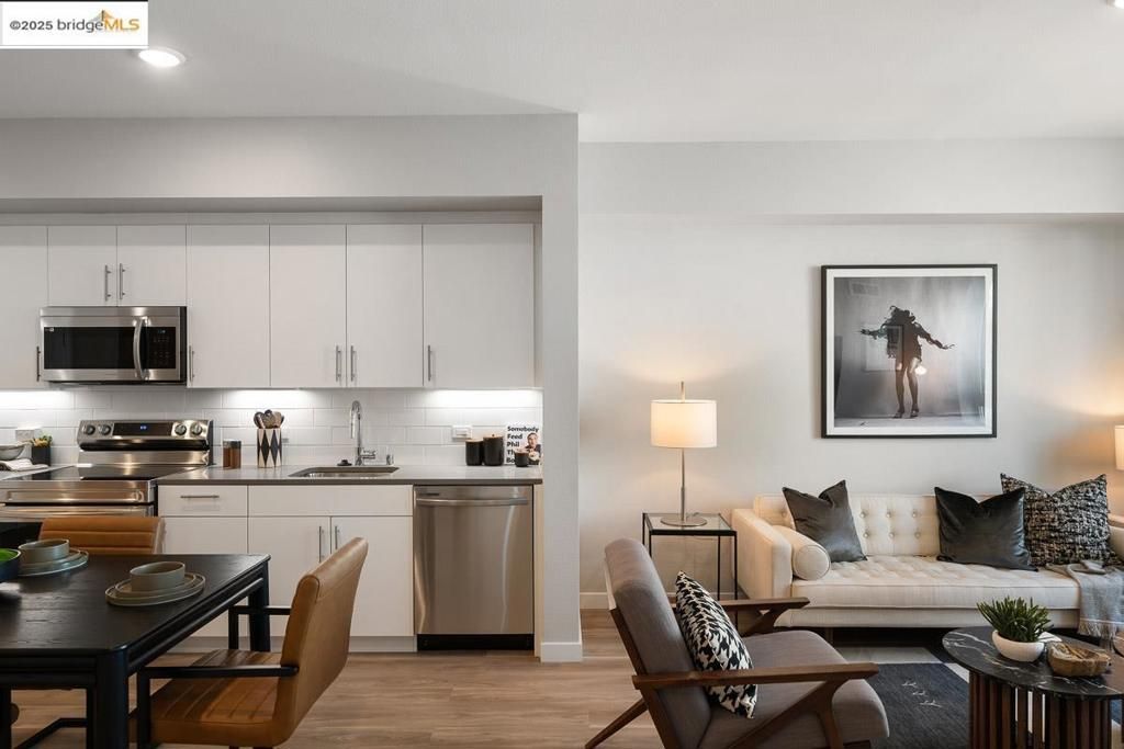 Photo of 260 Brooklyn Basin Way Way #428, Oakland, CA 94606 (MLS # 41112048)