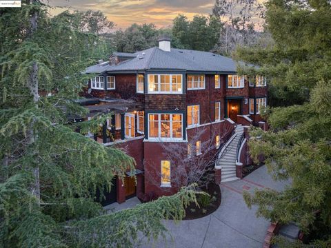 135 Cross Rd Oakland CA 94618