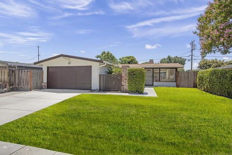 Photo of 1224 Pecos Way, Sunnyvale, CA 94089 (MLS # ML82053351)