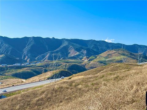 Photo of 0 Ridge Route Rd, Castaic, CA 91384 (MLS # SR23199707)