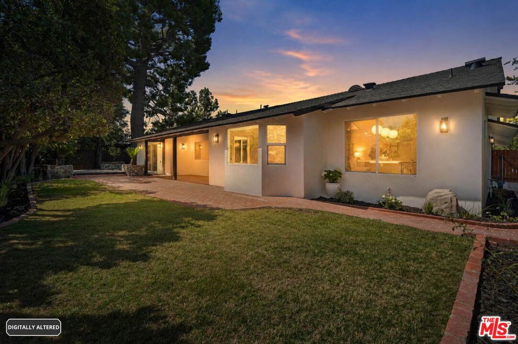 1920 N Altadena Drive