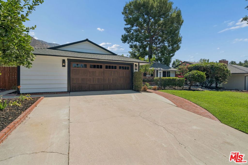 1920 N Altadena Drive