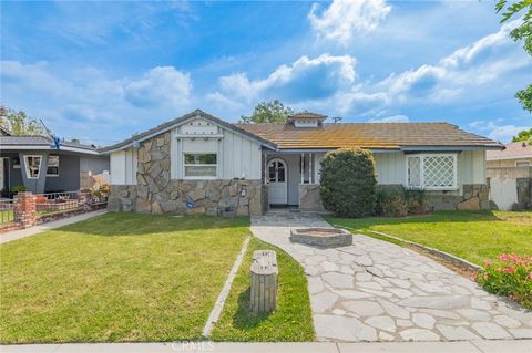 Photo of 3136 Palo Verde Ave, Long Beach, CA 90808 (MLS # OC26086811)