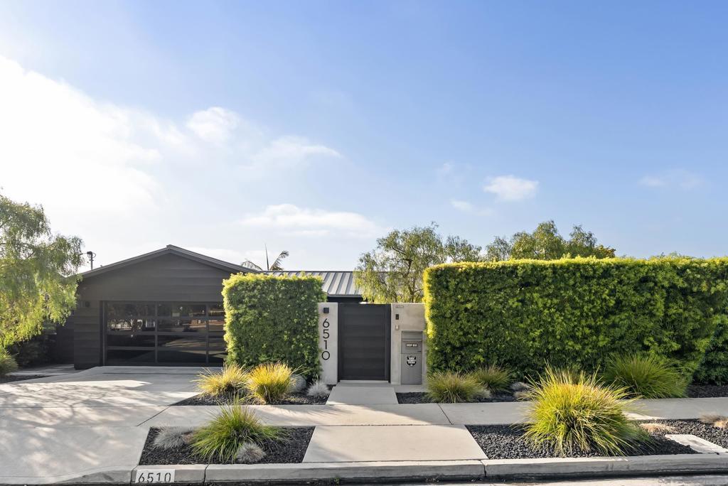 6510 Avenida Manana