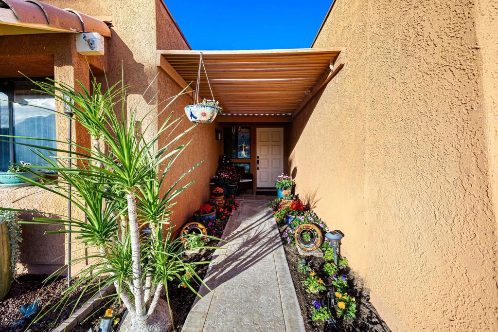 54545 Avenida Obregon