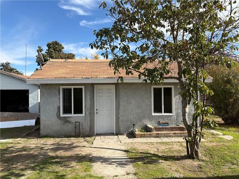 Photo of 555 1/2 Ramona Ave, San Bernardino, CA 92411 (MLS # DW25281654)