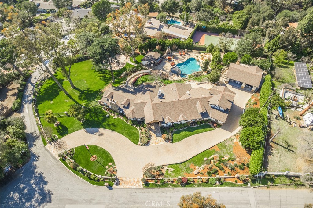 8545 La Sierra Avenue