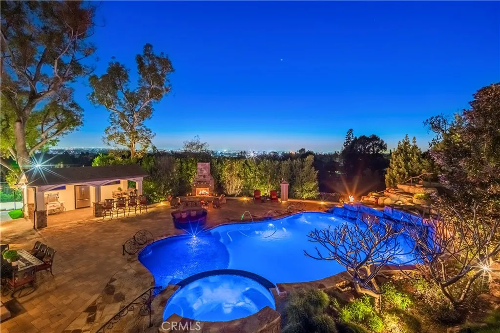 Whittier, California 90605, United States, 4 Bedrooms Bedrooms, ,5 BathroomsBathrooms,Residential,Active,117966