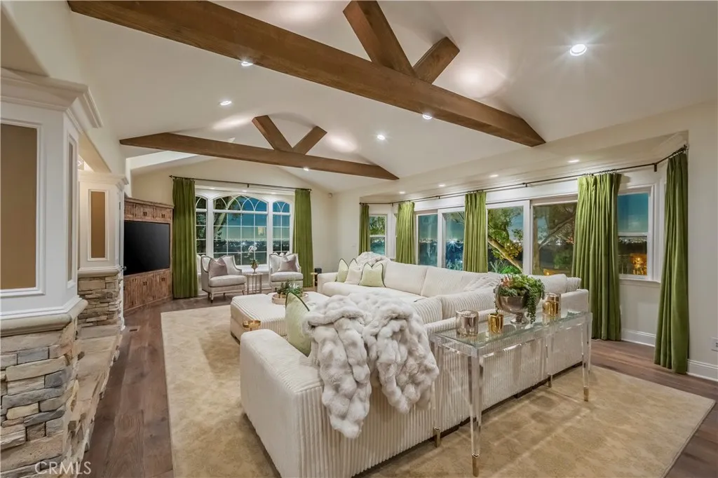 Whittier, California 90605, United States, 4 Bedrooms Bedrooms, ,5 BathroomsBathrooms,Residential,Active,117966