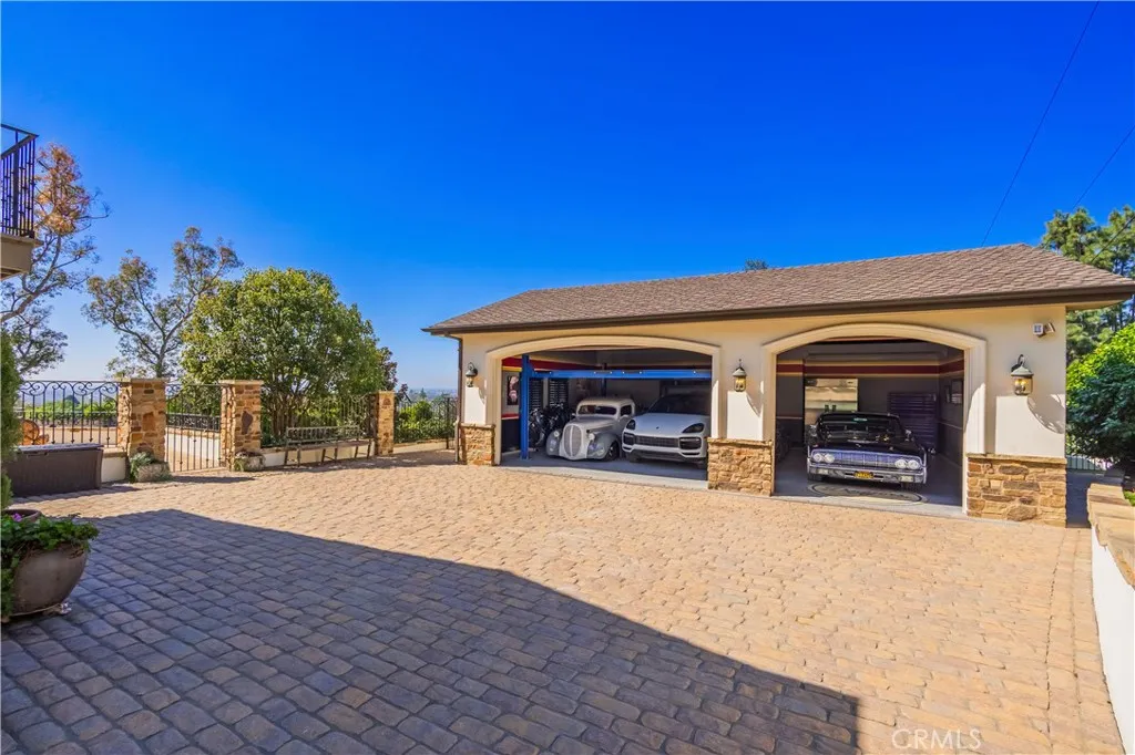 Whittier, California 90605, United States, 4 Bedrooms Bedrooms, ,5 BathroomsBathrooms,Residential,Active,117966