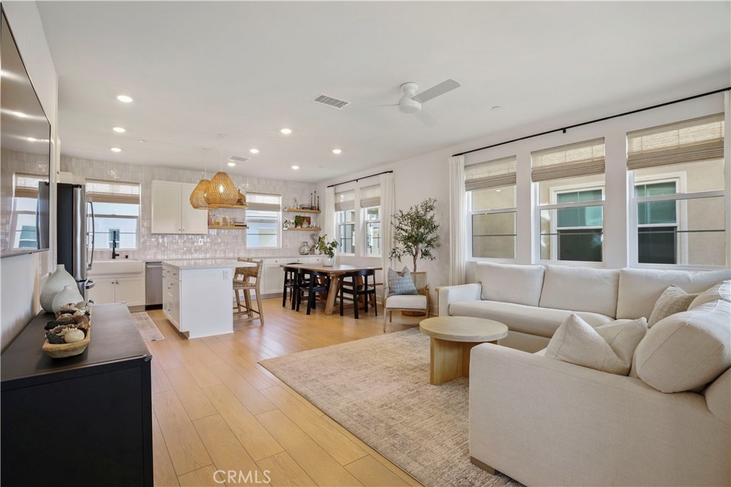 371 Gelding Way