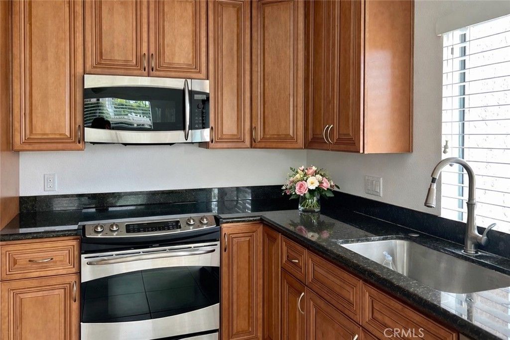 Photo of 12 Hollowglen, Irvine, CA 92604 (MLS # OC26078314)