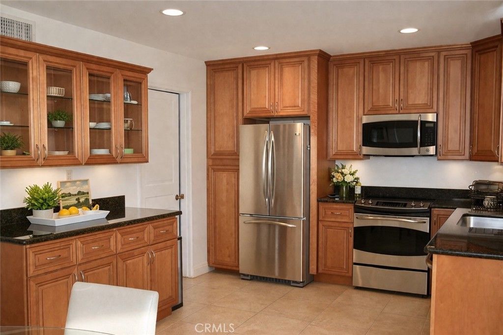 Photo of 12 Hollowglen, Irvine, CA 92604 (MLS # OC26078314)