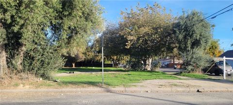 Photo of 25244 N Buena Vista St, Hemet, CA 92543 (MLS # SW25277053)