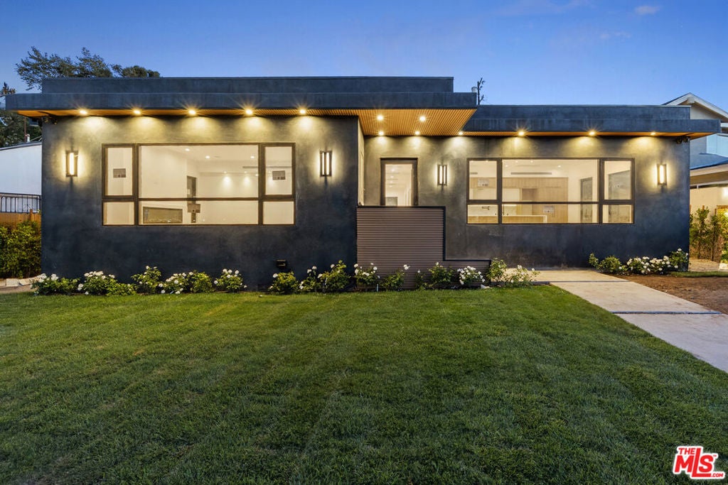5280 Sanchez Drive