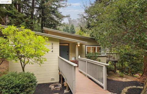 Photo of 224 Beauforest Drive Dr, Oakland, CA 94611 (MLS # 41115621) Photo of 224 Beauforest Drive Dr, Oakland, CA 94611 (MLS # 41115621)