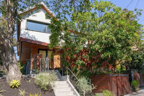 Photo of 577 577 El Dorado Ave Ave, Oakland, CA 94611 (MLS # 41122858)
