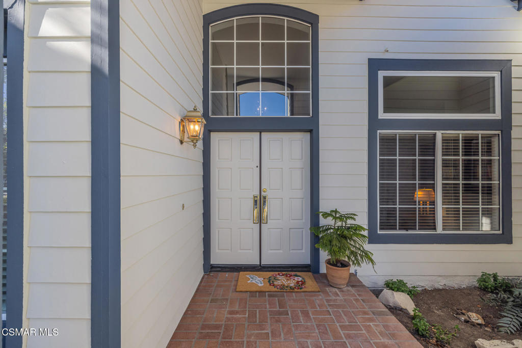 1605 Shadow Oaks Place