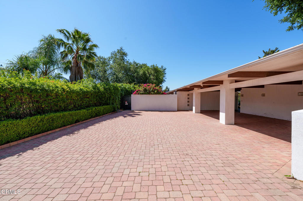 Properties 3 3350 Calvert Road