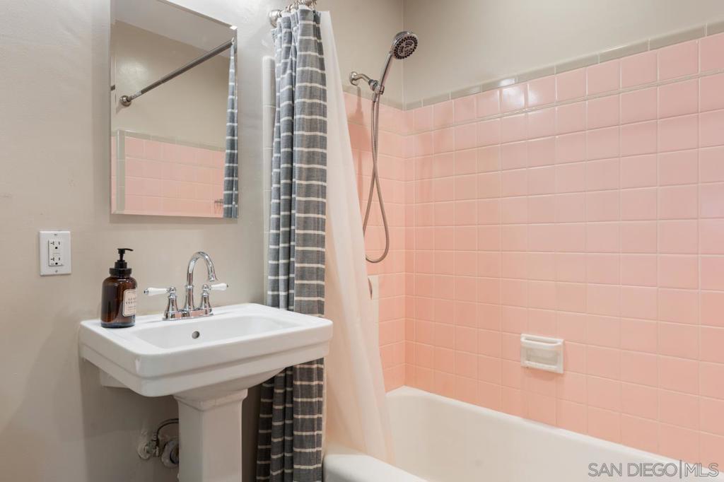 Coronado Village - Residential Lease
